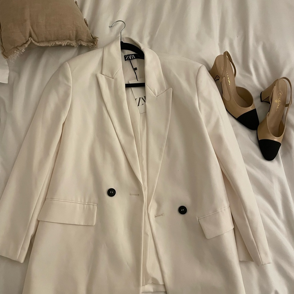 White blazer - Picture 12 of 16